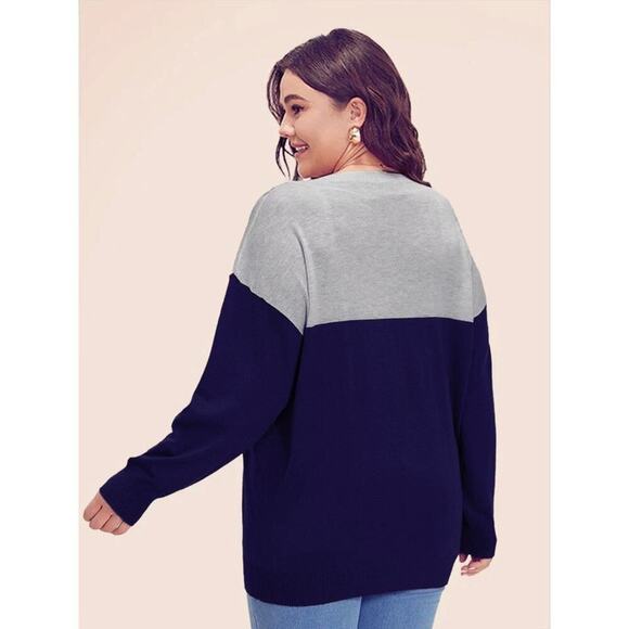 Size 14 - 16 • 1x BloomChic • Blue Supersoft Colorblock Two Tone V Neck Pullover - Picture 2 of 3